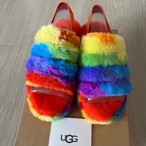 Ugg Fluff Yeah slide slippers fits size 7.5 perfectly